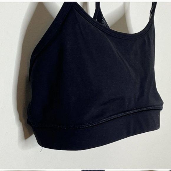Lululemon Racerback Bralette Sports Bra Solid Black Size 6 Removable Pads - Picture 3 of 4